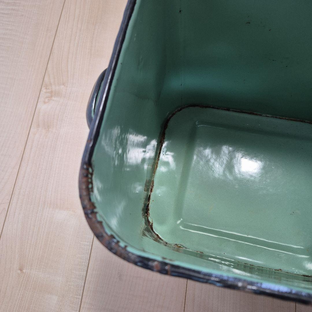 お値下げ　イギリスアンティーク　ホーロー　ブレッド缶　グリーン