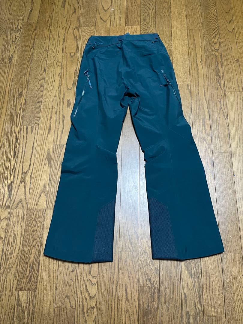 ARC'TERYX ゴアテックススキーパンツ　女性用