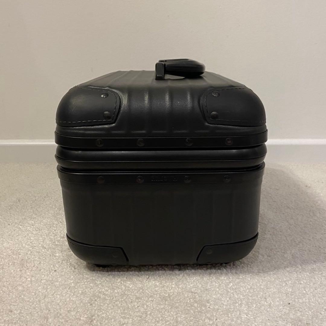 RIMOWA Samba Nova ビューティーケース 18L ブラック 鍵付