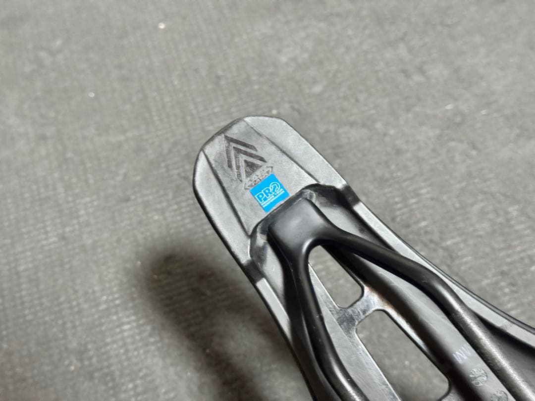 【美品】シマノプロ ステレス カーボンサドル 142mm