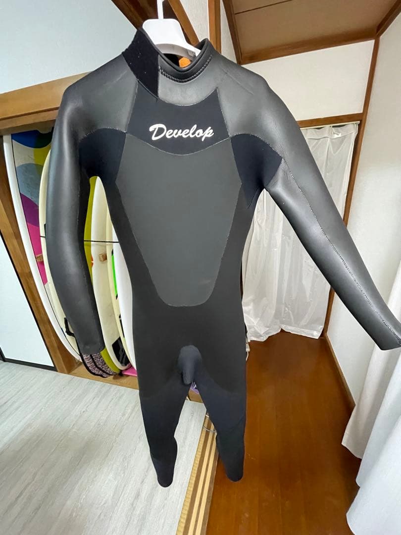Develop 5ミリ　ウェットスーツ　ML