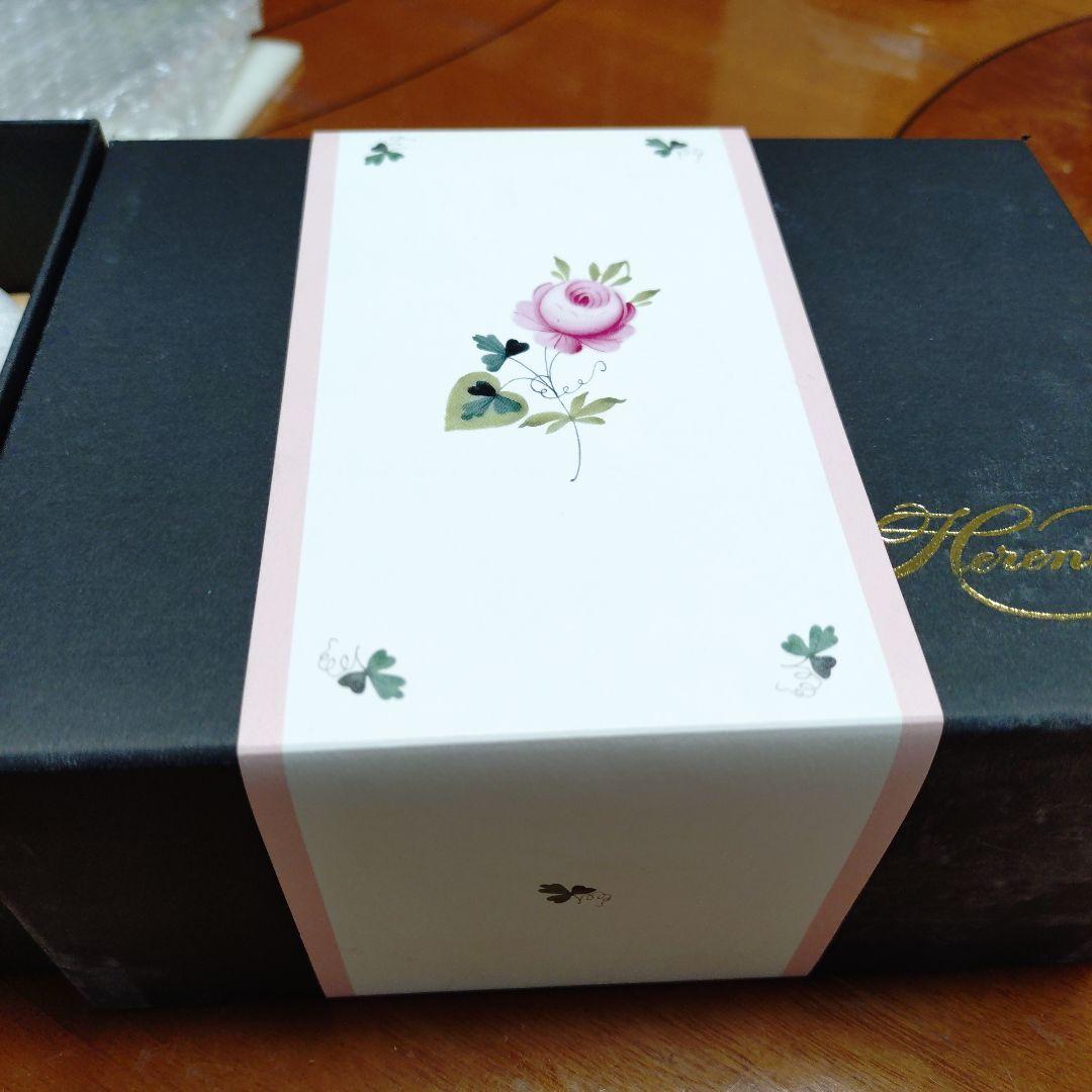 ヘレンドウィーンの薔薇 瀬戸物のお雛様