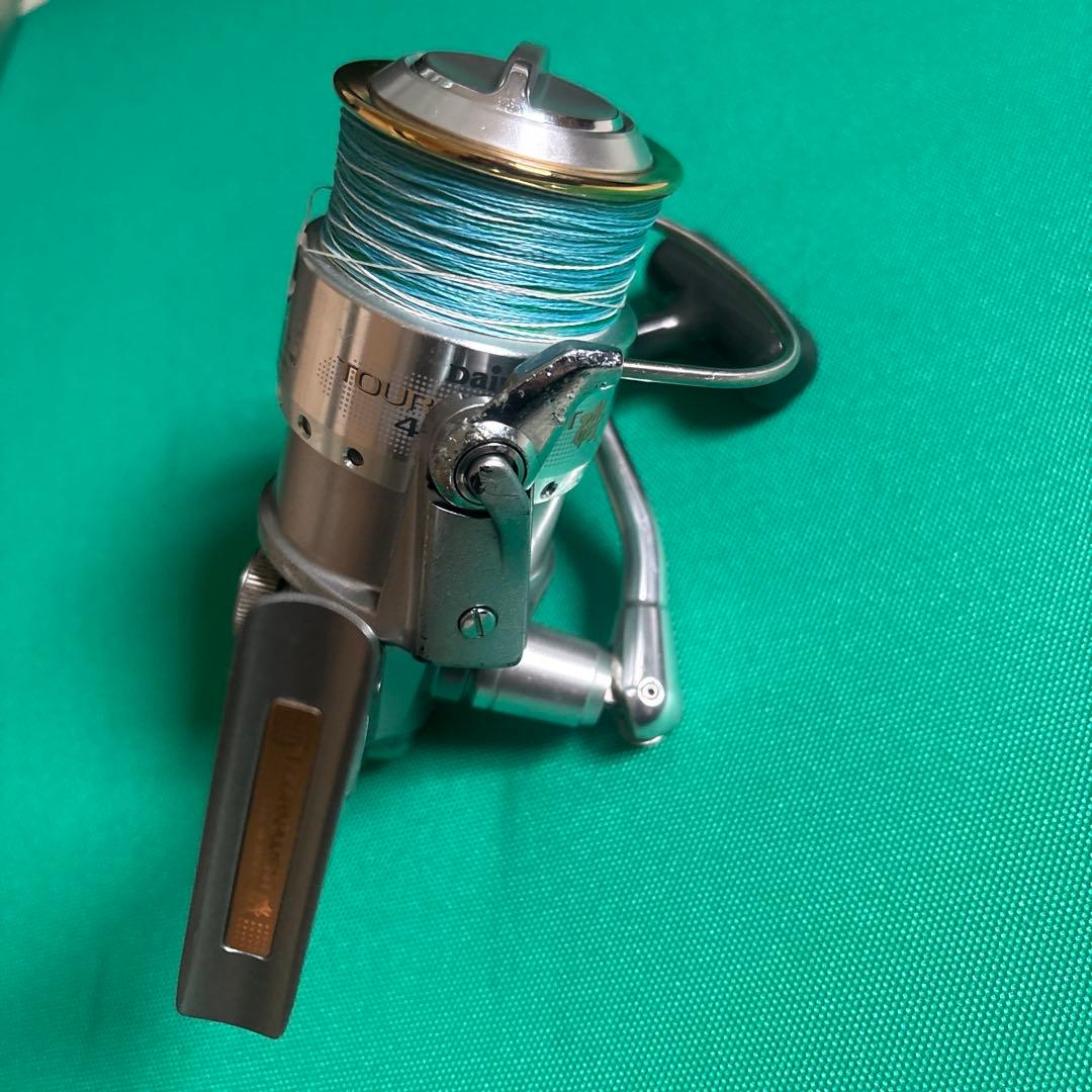 メイドインジャパンダイワスピニングリールトーナメント磯4000遠投箱、説明書一式