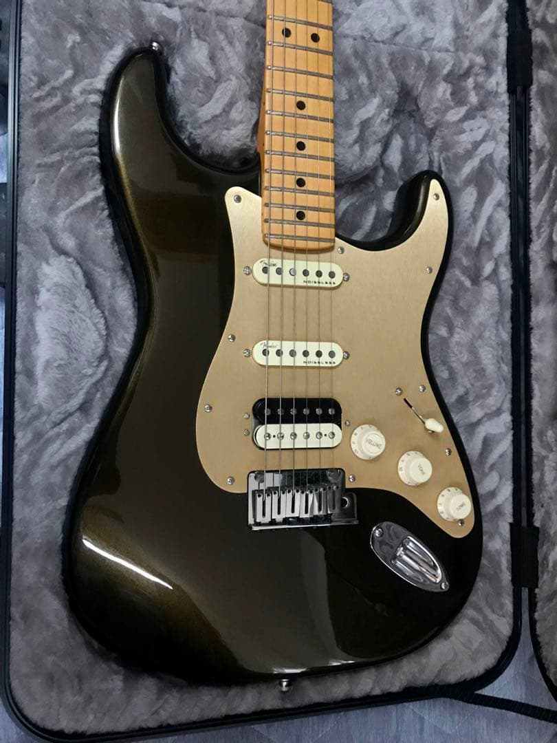 フェンダー American Ultra Stratocaster HSS