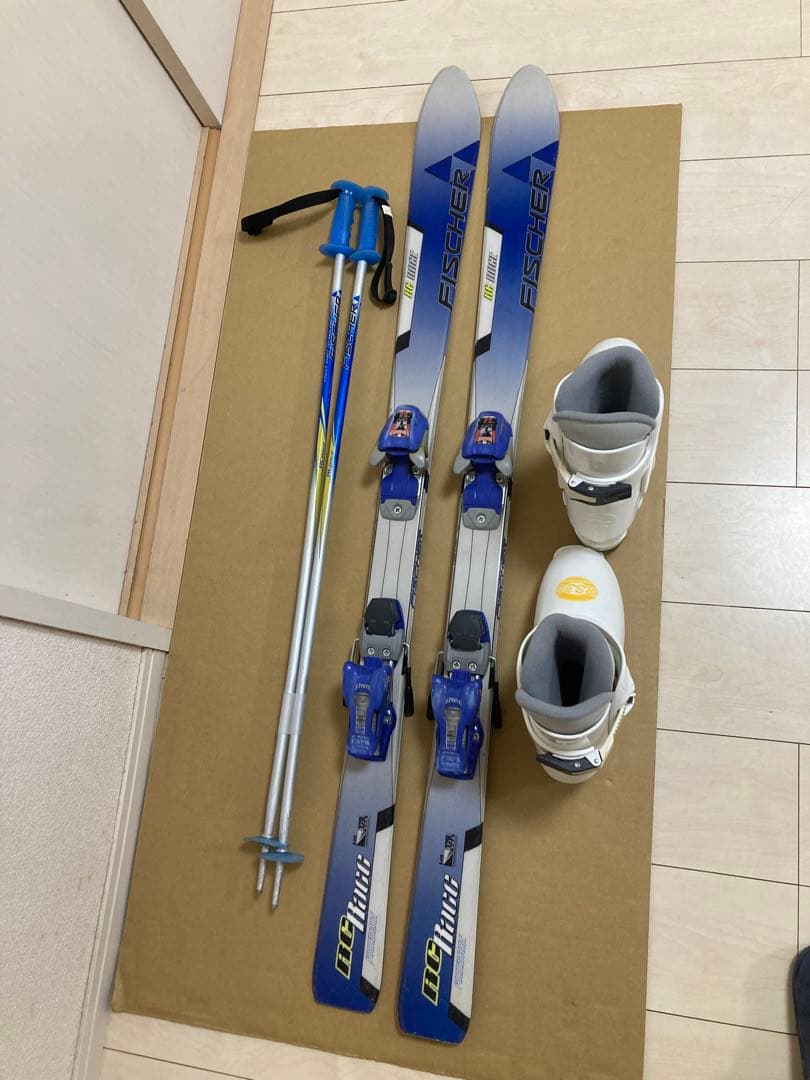 Fischer　ジュニア用　スキー板128cm ブーツ24cm ストック95cm