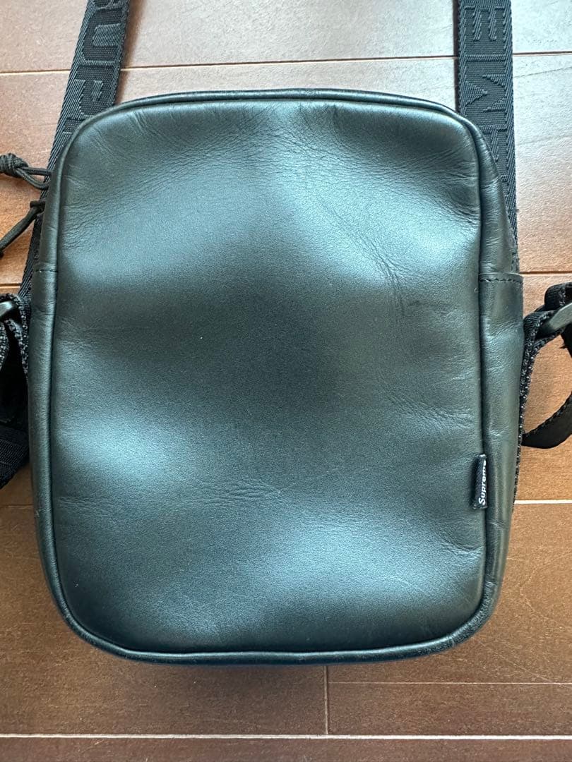 マ*君様 Supreme ブラック ショルダーバッグ