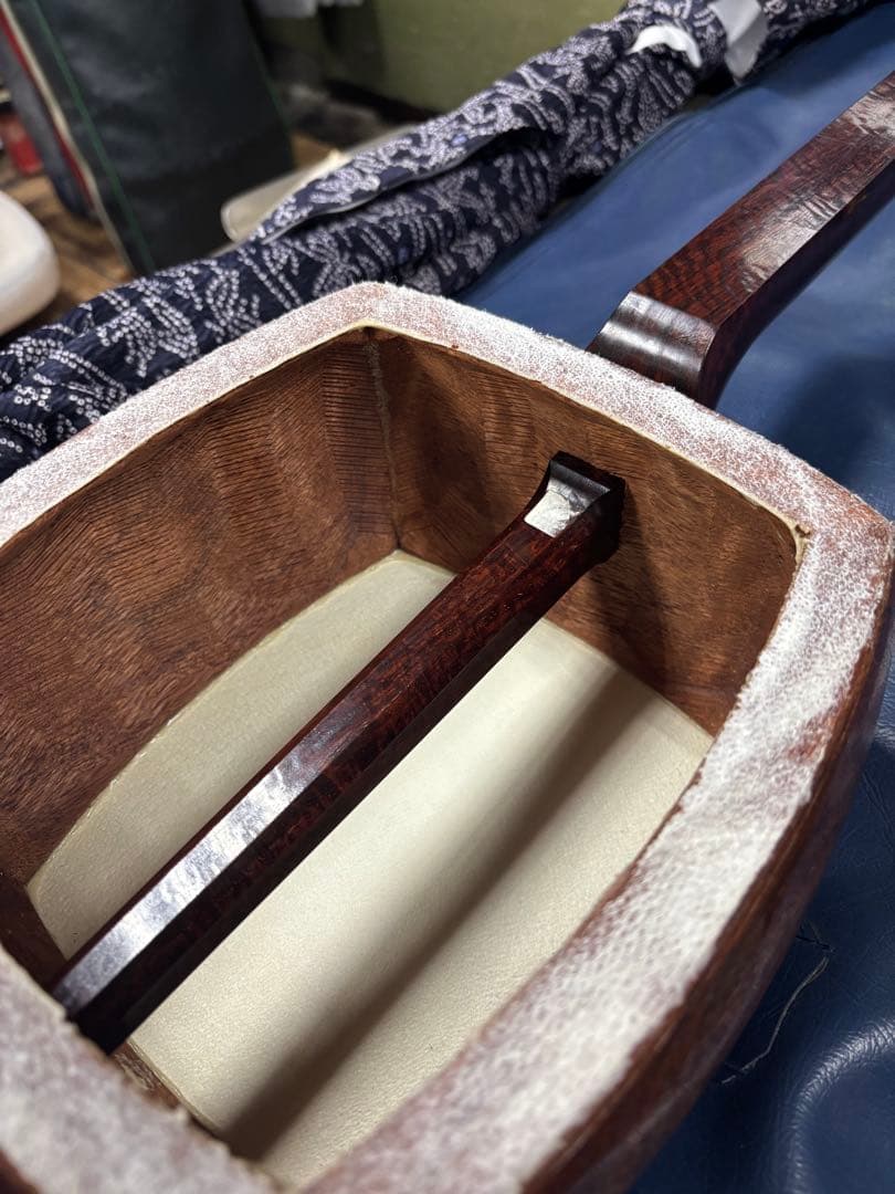 1.5寸短 金細二本溝子持ち綾杉胴 民謡三味線