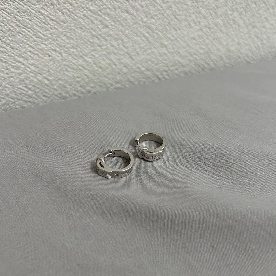 ヴィヴィアンウエストウッド　シルバー フープピアス