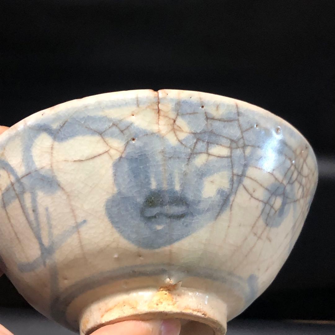 究極の古美術⬛︎蔵の奥から美しい藍色の手描きの抹茶茶碗がで出来ました。美しい茶道具