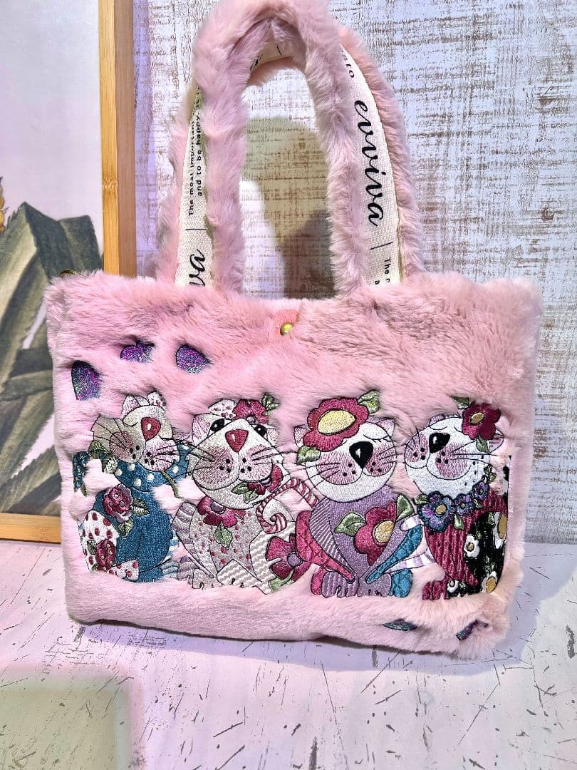 ロラライハリス♡ピンクファー生地♡刺繍のバッグ♡