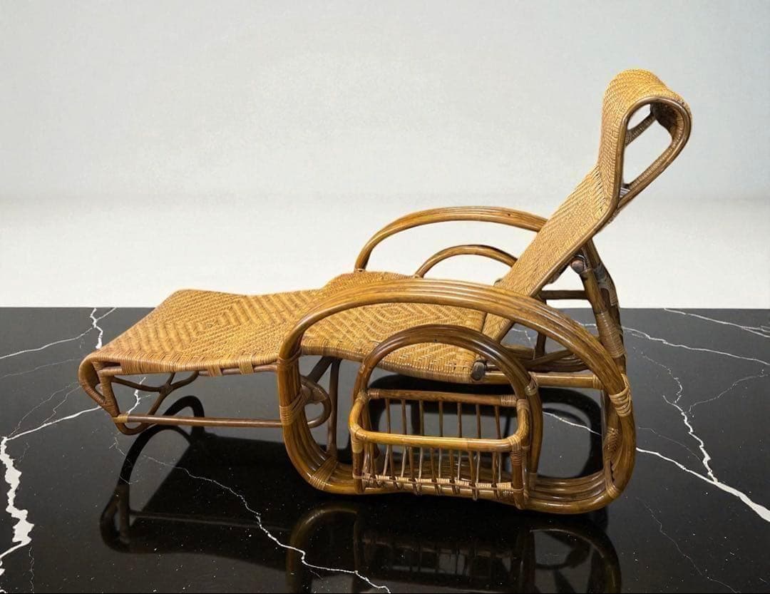 安心のたのメル便★ラタンのリクライニングチェア　オットマン、マガジンラック付き