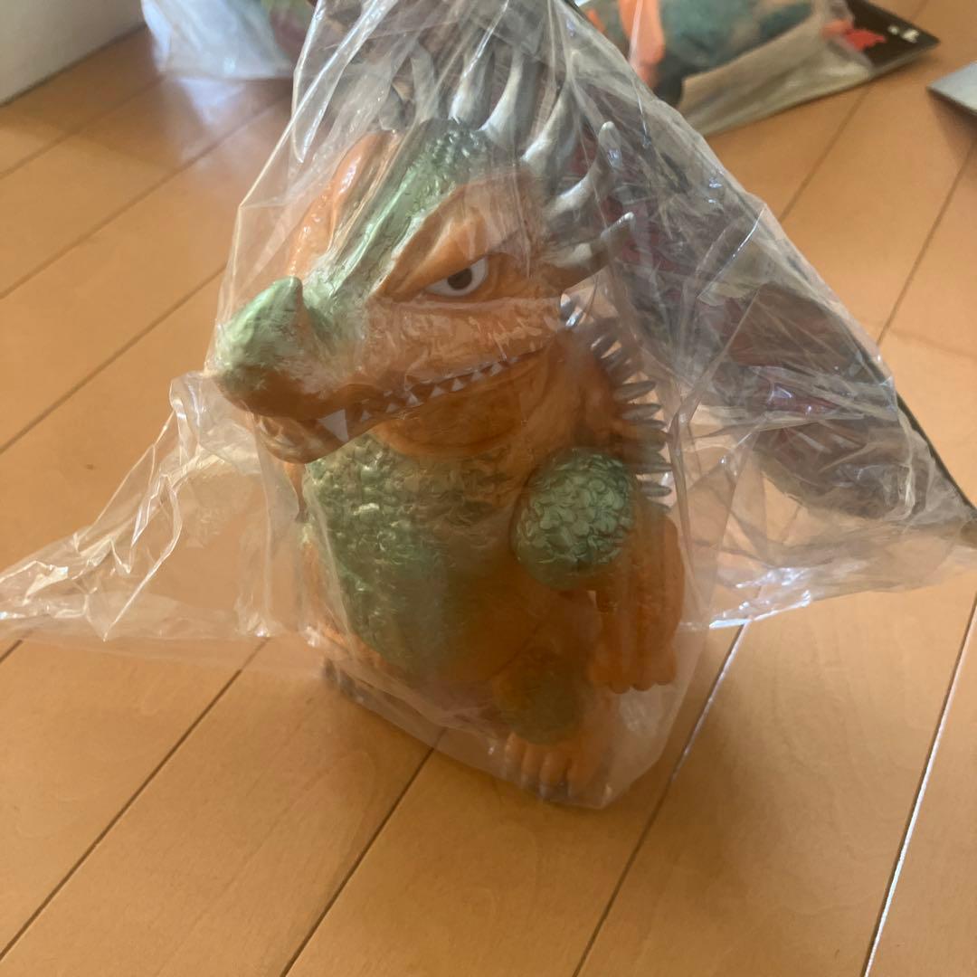 アンギラス　マーミット