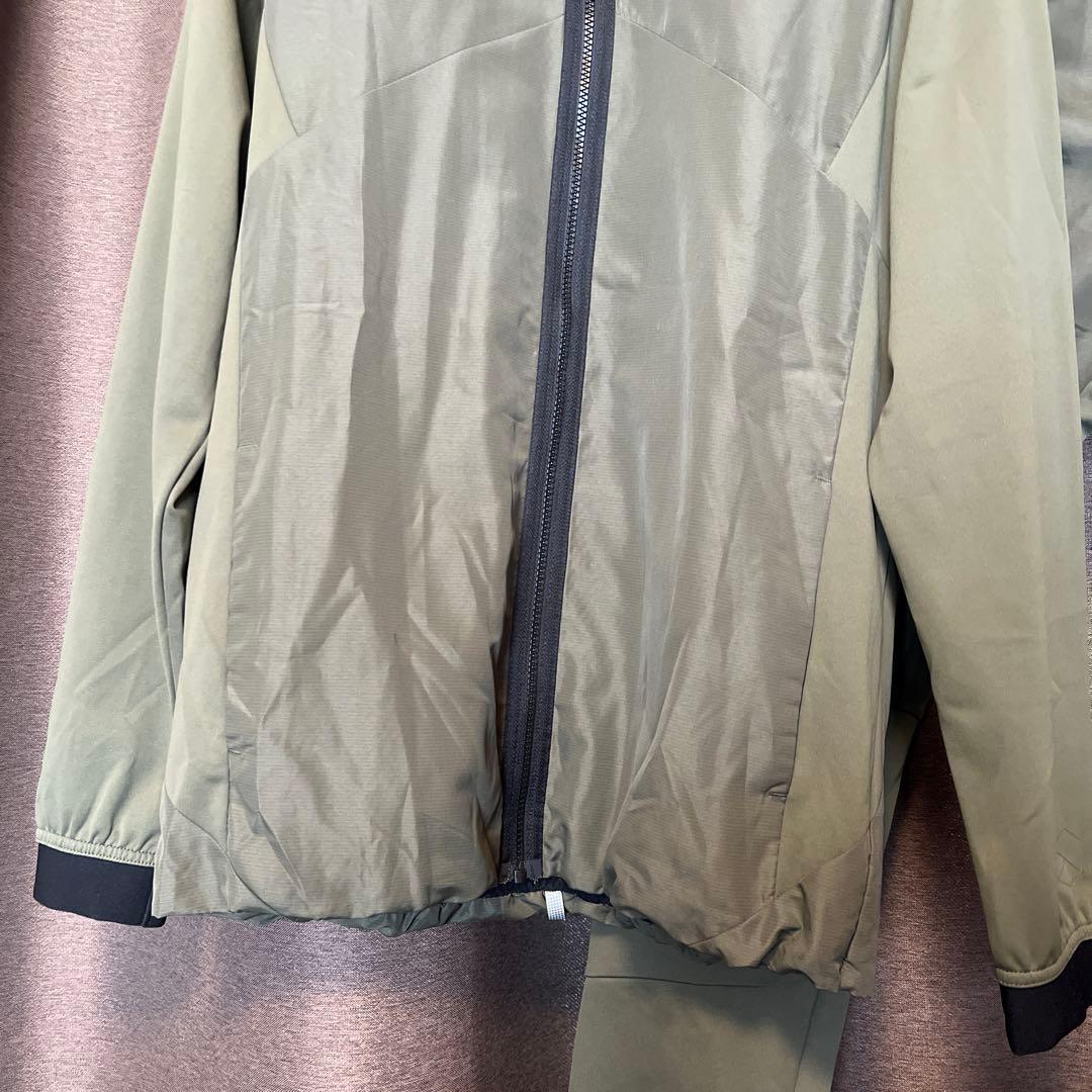 週末セール‼️オークリー　セットアップ　カーキ　保温素材