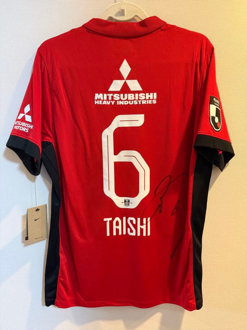 【新品未着用】浦和レッズ 2025ユニフォーム ホーム 松本泰志 サイン入りXL