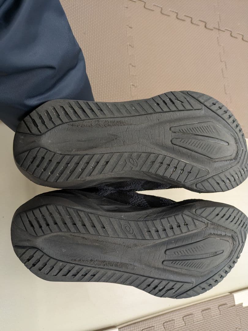 【希少サイズセール‼️】アシックス ノヴァブラスト5　27.0cm