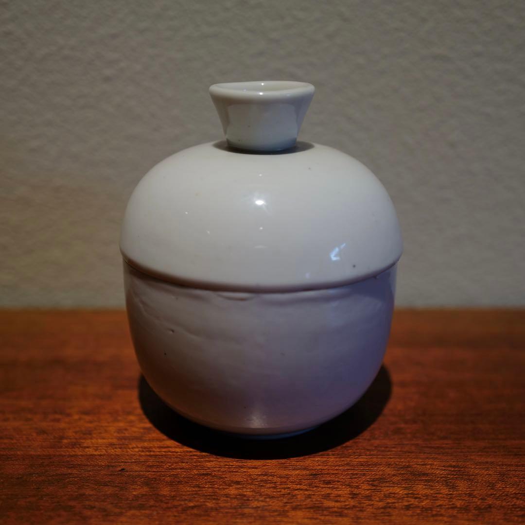 骨董 白磁の蓋付き茶入れ 台湾製 古美術 アンティーク