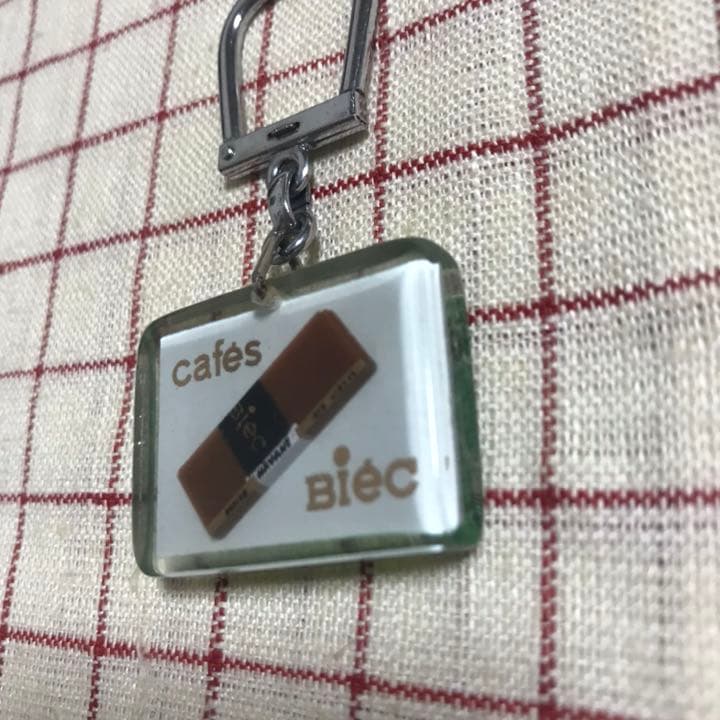 60年代フランスブルボンキーホルダー　cafés biec ラグビー