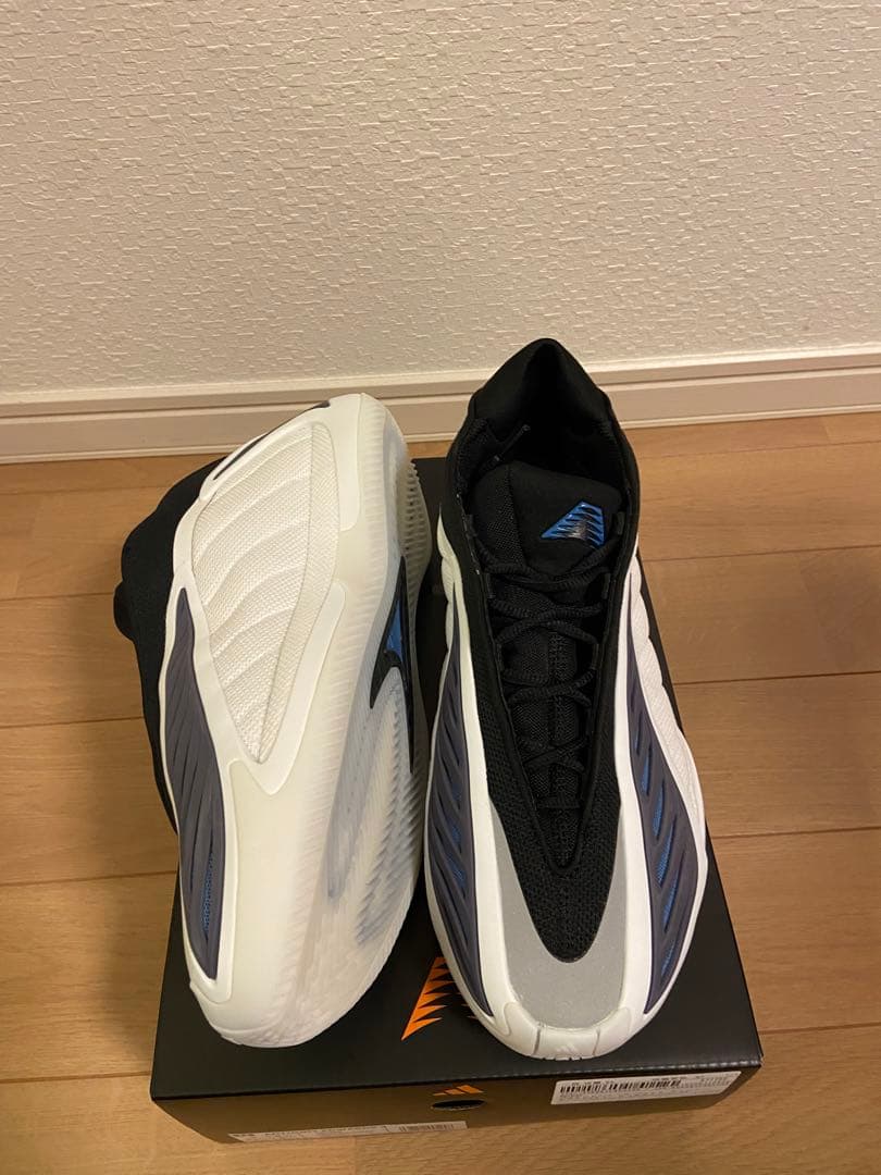 Adidas アディダスAE2