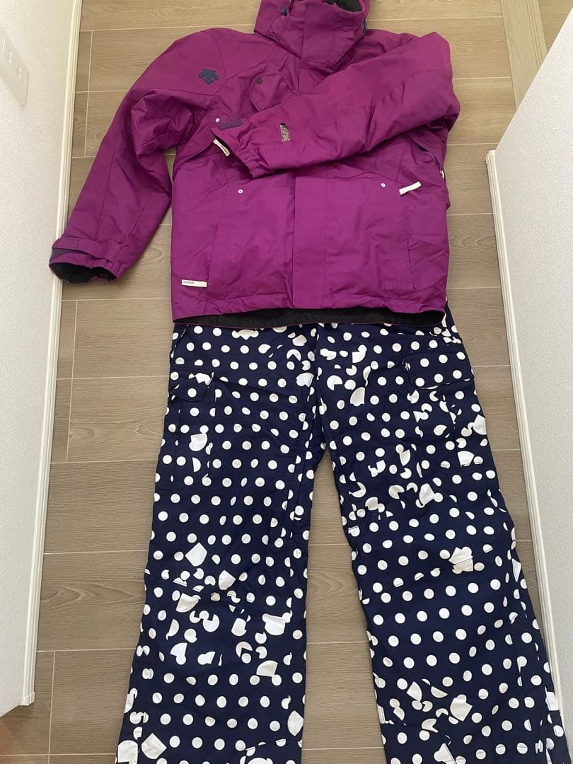 ヘリーハンセン&DESCENTEスキーウェア