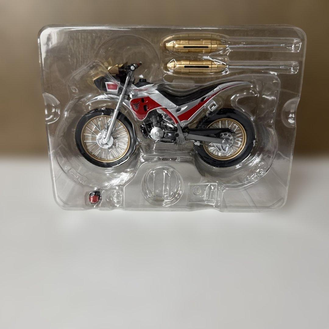 S.H.Figuarts 仮面ライダークウガ トライチェイサー2000
