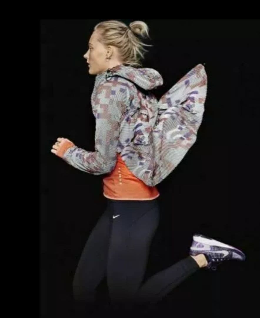 レディース Nike シールドウィンドブレーカー ナイロンジャケット