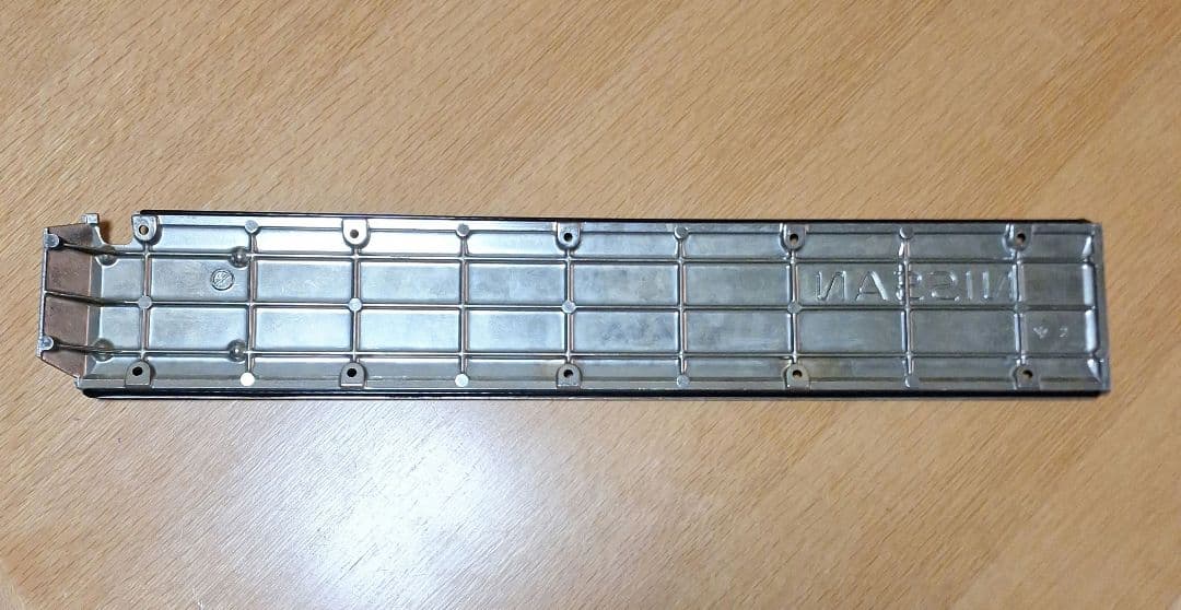 バーニーさん！純正メッキ加工　NISSAN　R31 RB20 プラグカバー