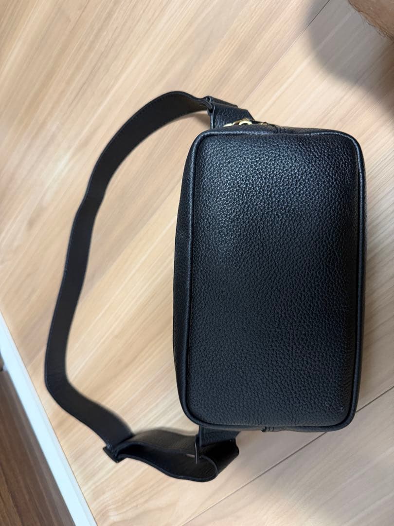 Hushtug ボディバッグ