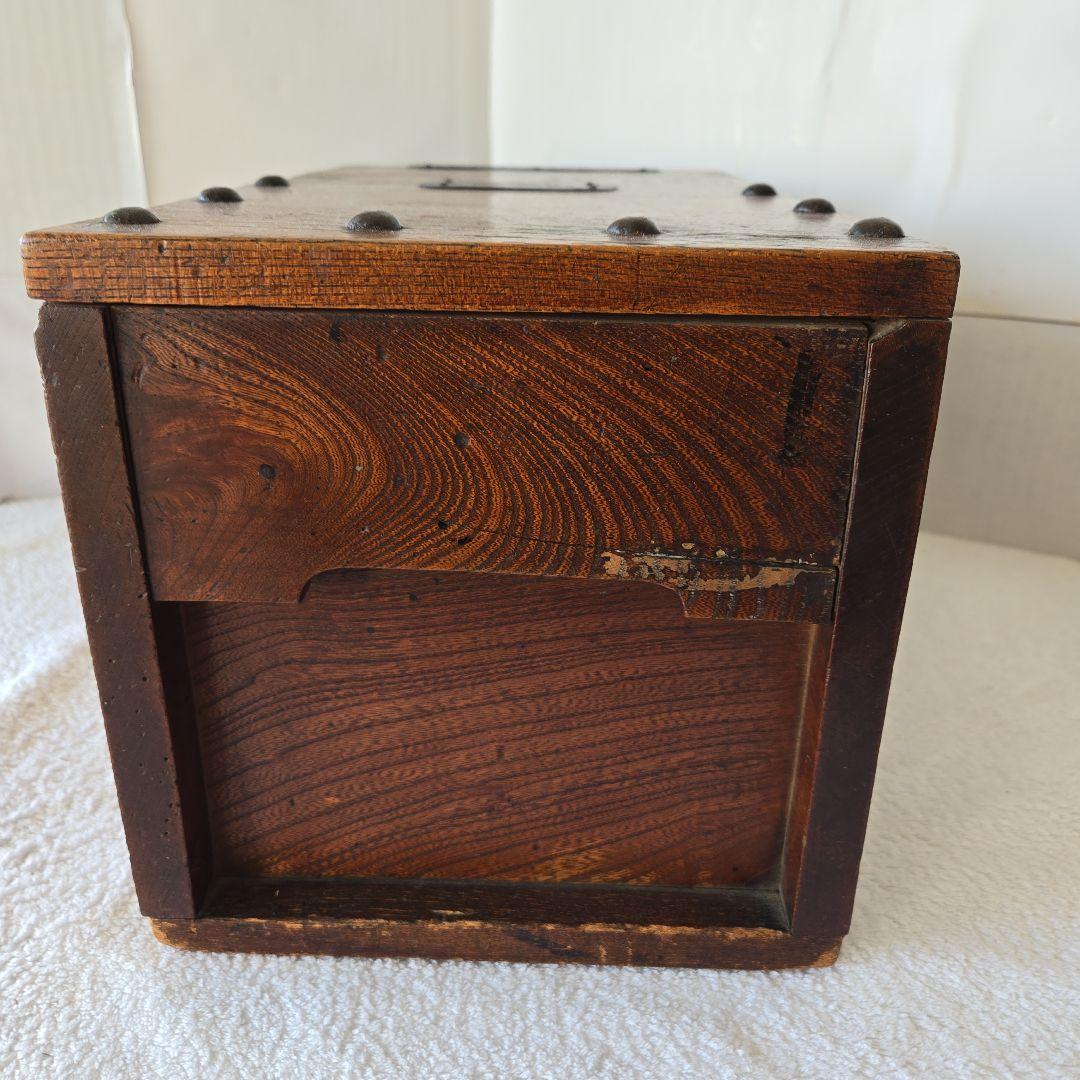 銭箱　鍵付　銭函　千両箱　古民具　古道具　箪笥　時代箪笥　太鼓鋲　大正浪漫