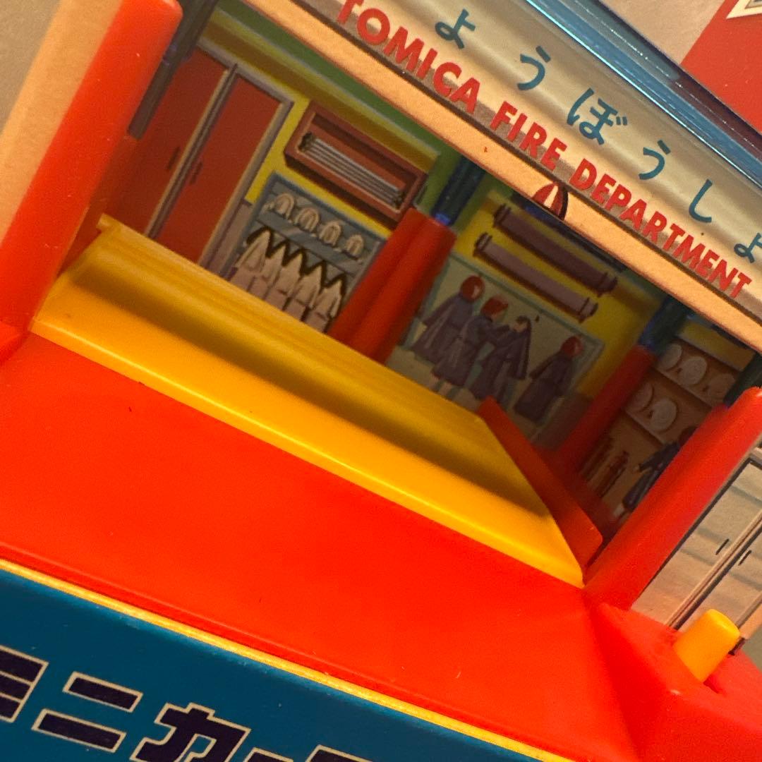 トミー　ミニカーアクションシリーズ　トミカ消防署