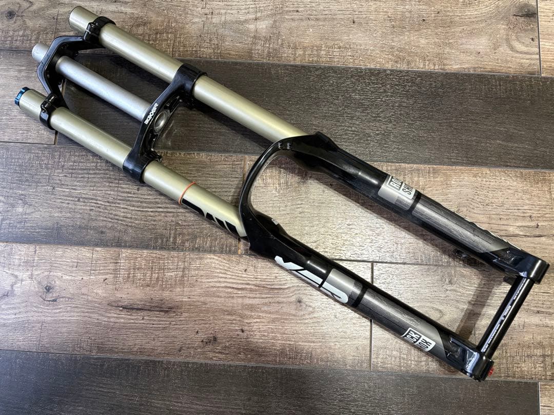美品 ROCK SHOX ロックショックス BOXXER RC Φ20MAXLE