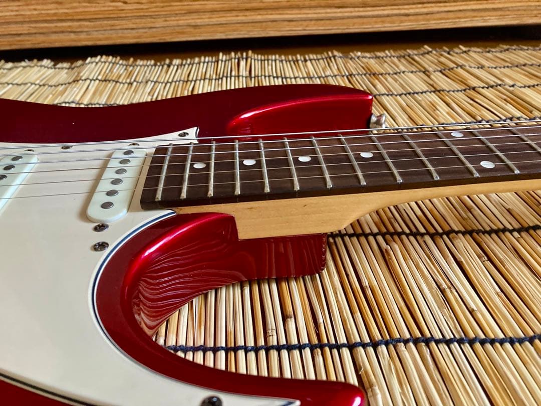 ☆鮮やかなメタリックレッド　新機能満載　Ibanez GIO ST