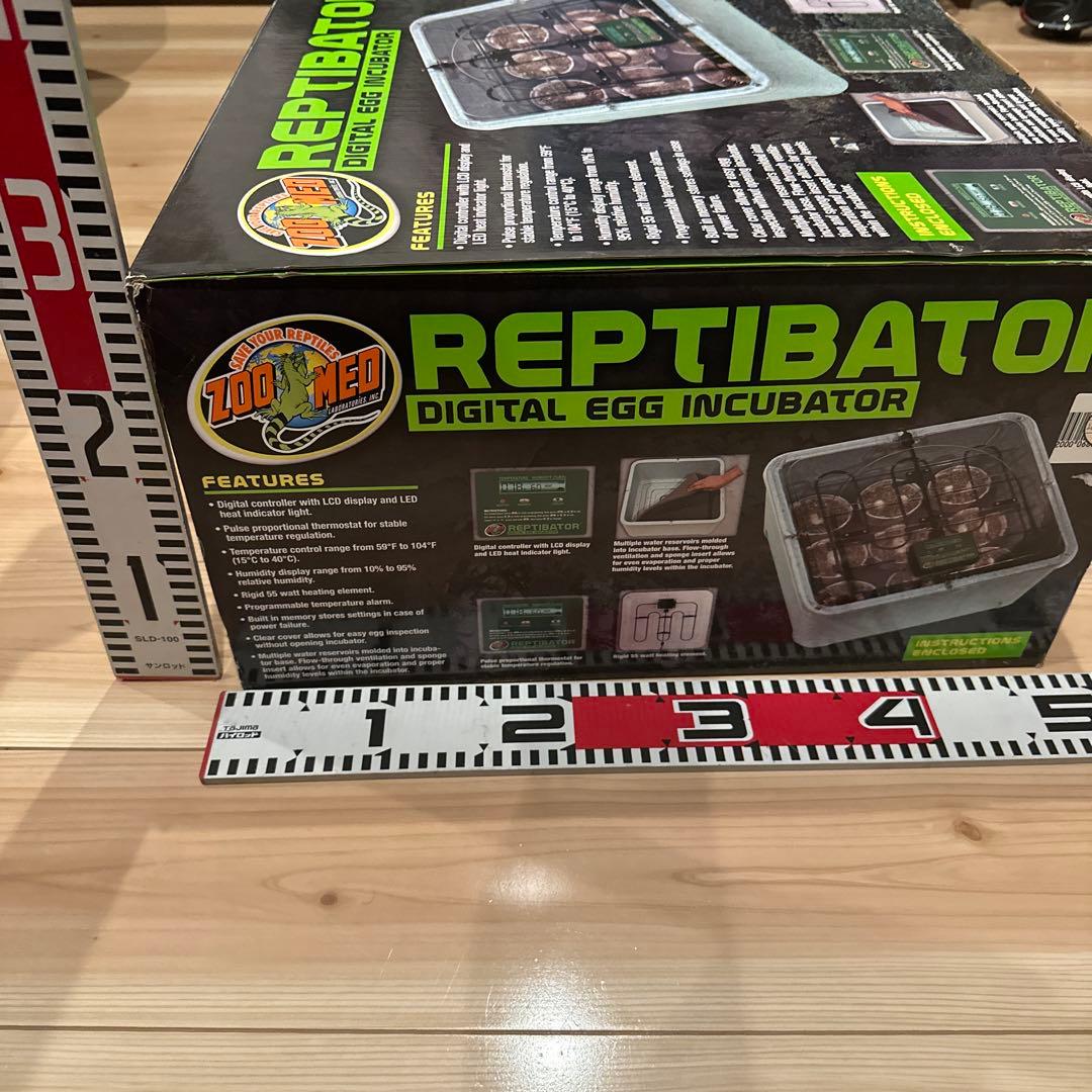 爬虫類　インキュベーター　孵卵器