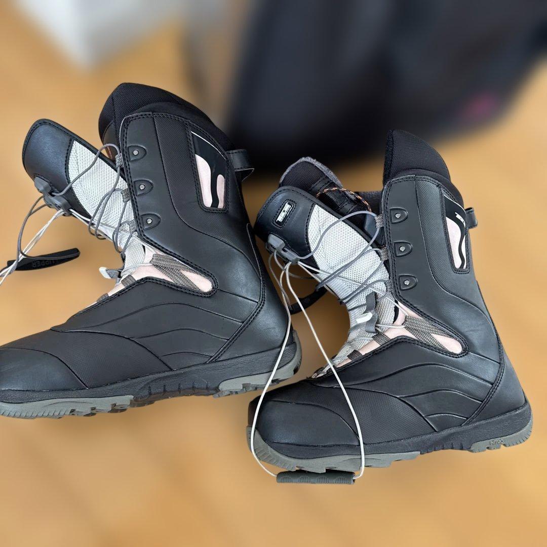 NITRO スノーボードブーツ 収納バッグ付き　24.5cm