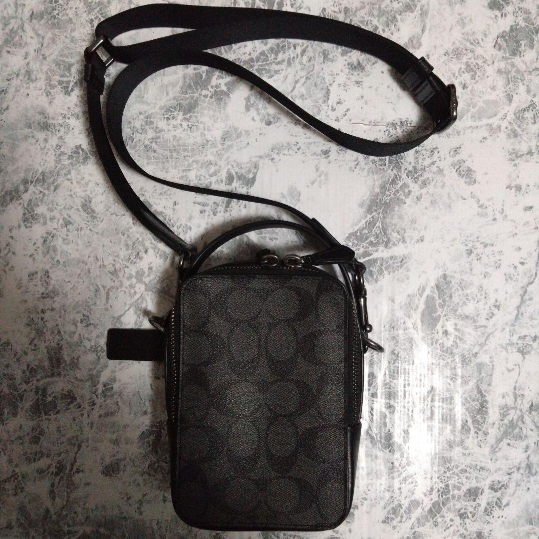 Coach ブラックレザー ボディーバッグ