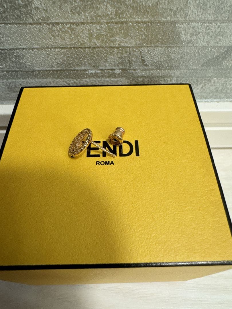 FENDI ピアス 片耳 ピンクゴールド