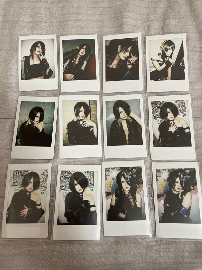 【ZERA ゼラ Aqui】 チェキ60枚＆トレカ、缶バッジ