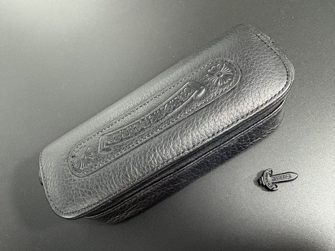 CHROME HEARTSアイウェア　劇渋　ブラック×ピンクのサングラス