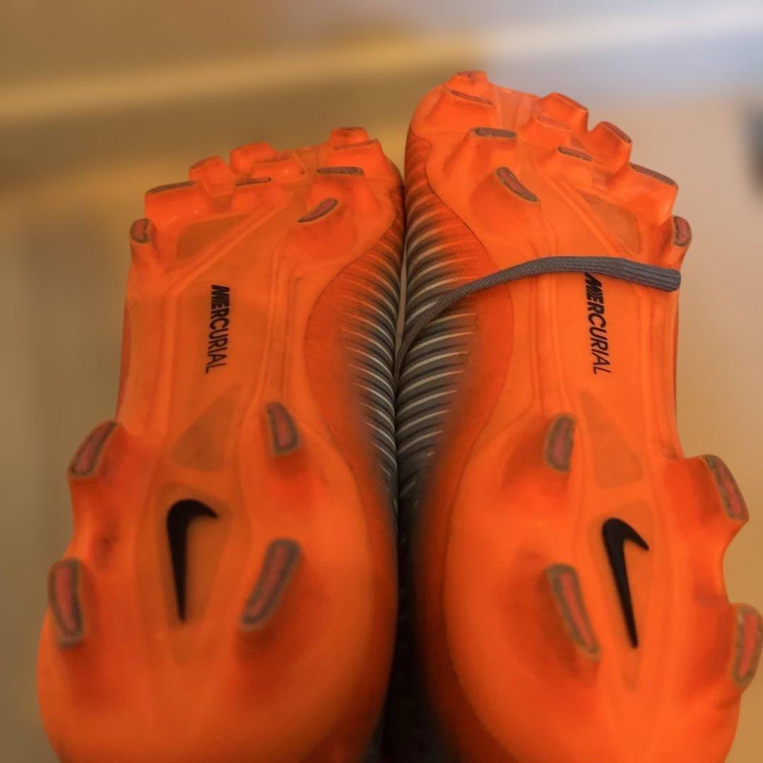 • ナイキ スパイク