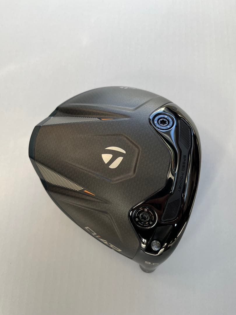 パ*ン様 テーラーメイド　Qi4D　ヘッドのみ　9度　美品　練習場試打のみ
