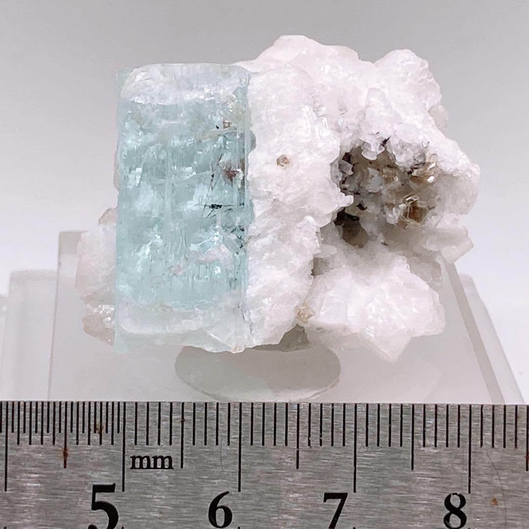 アクアマリン　原石　鉱物標本　214