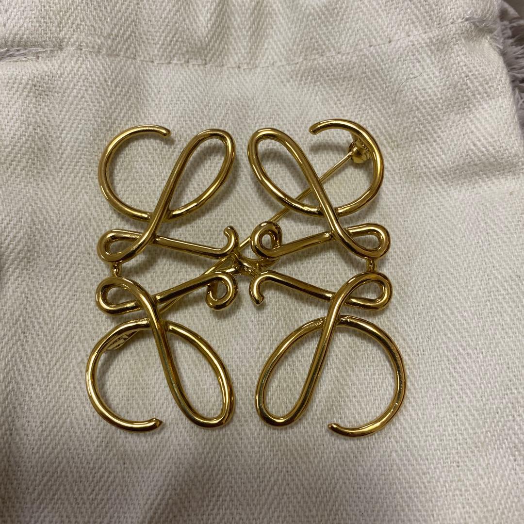 ロエベ　アナグラム　ブローチ　ゴールド