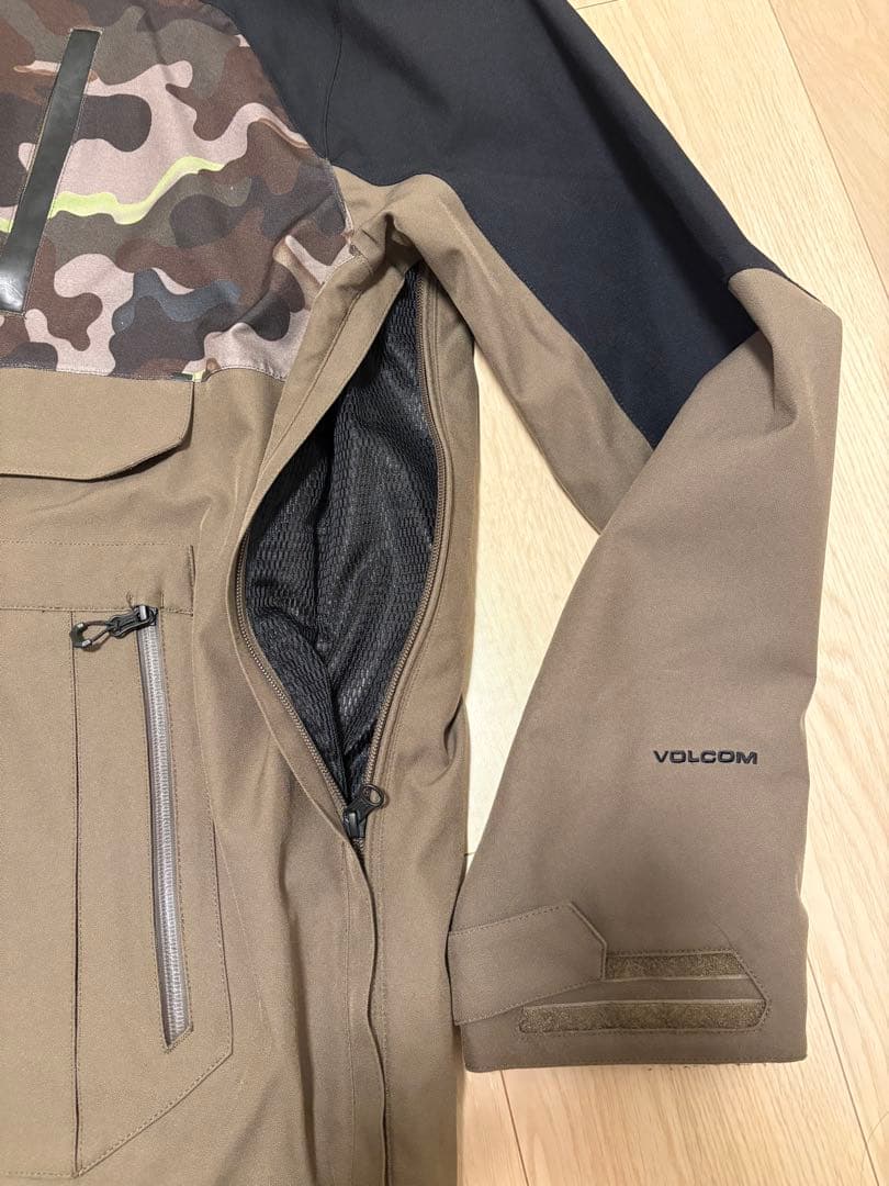 VOLCOM スノーボードウェア　ジャケット M