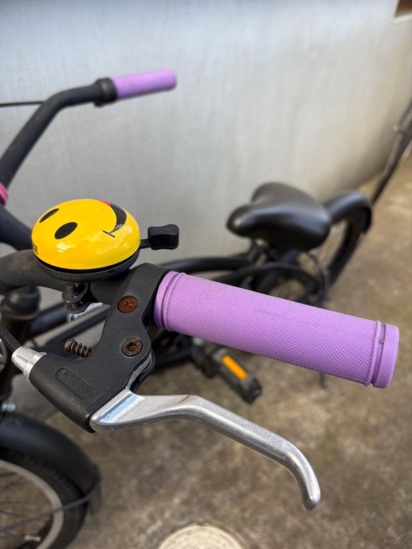 子供用自転車 ブラック 前面バスケット付き　ビーチクルーザー