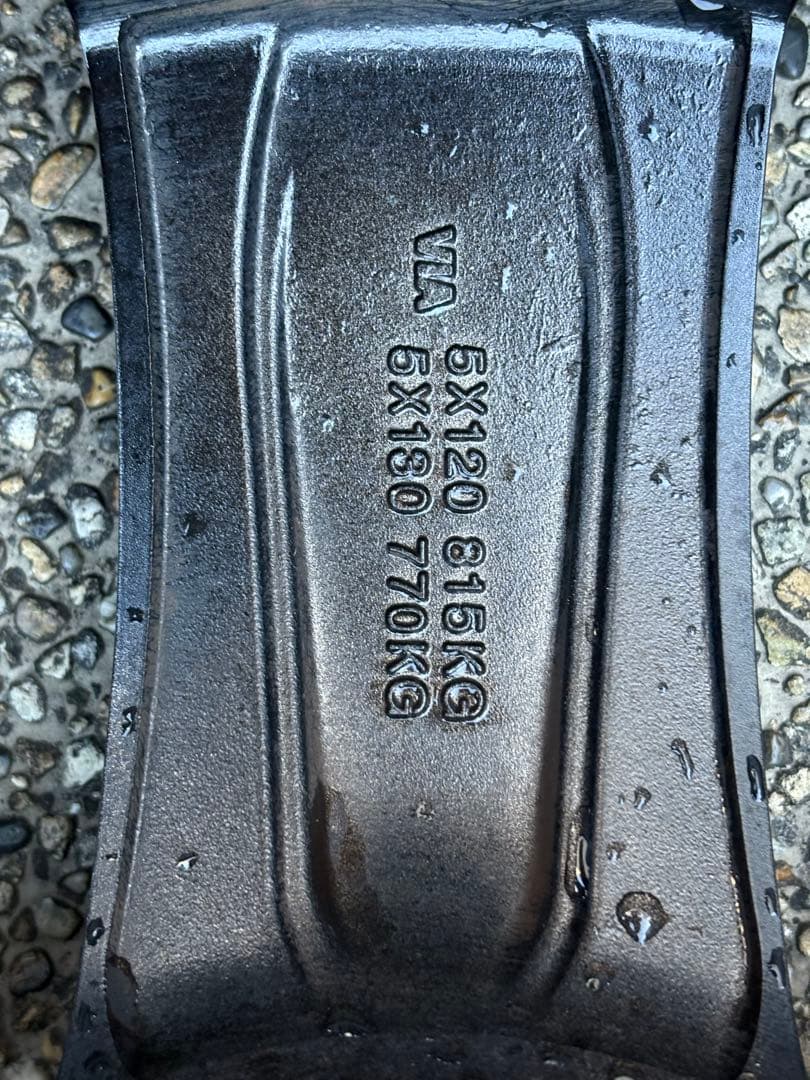 送料込み格安　275/55R20インチ　スタッドレス　ディフェンダー【1/2】