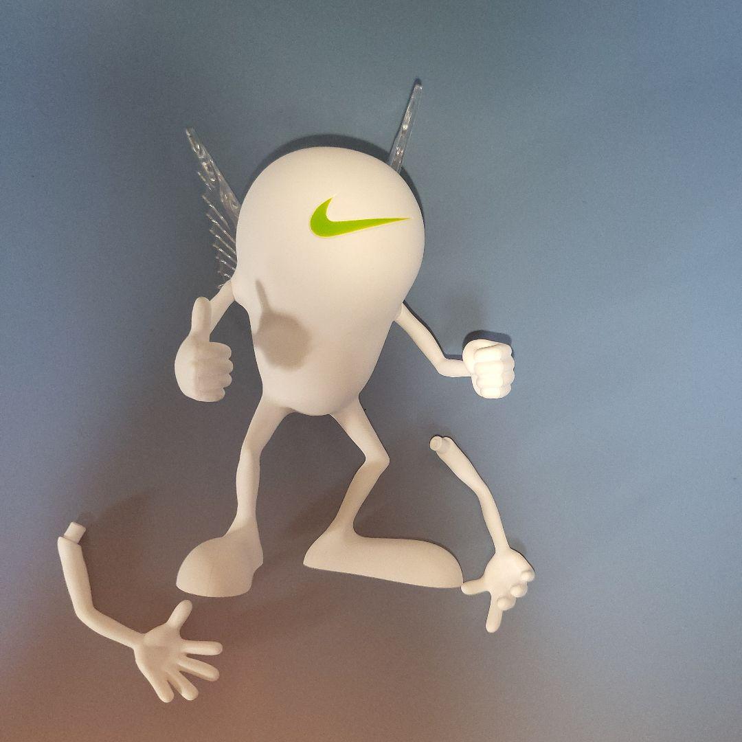 NIKE keynuts フィギュア　メディコムトイ　ホワイト