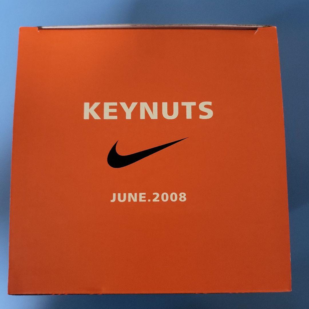NIKE keynuts フィギュア　メディコムトイ　ホワイト