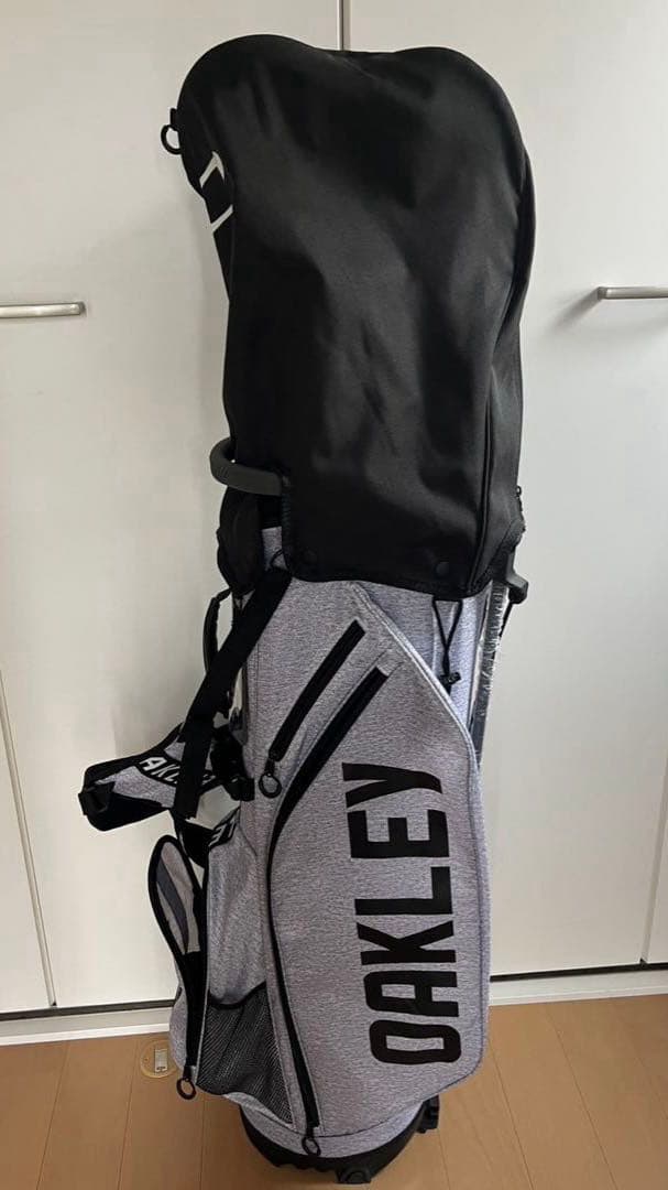 ゴルフバッグ OAKLEY スタンド式キャディバッグ シューズケース付き