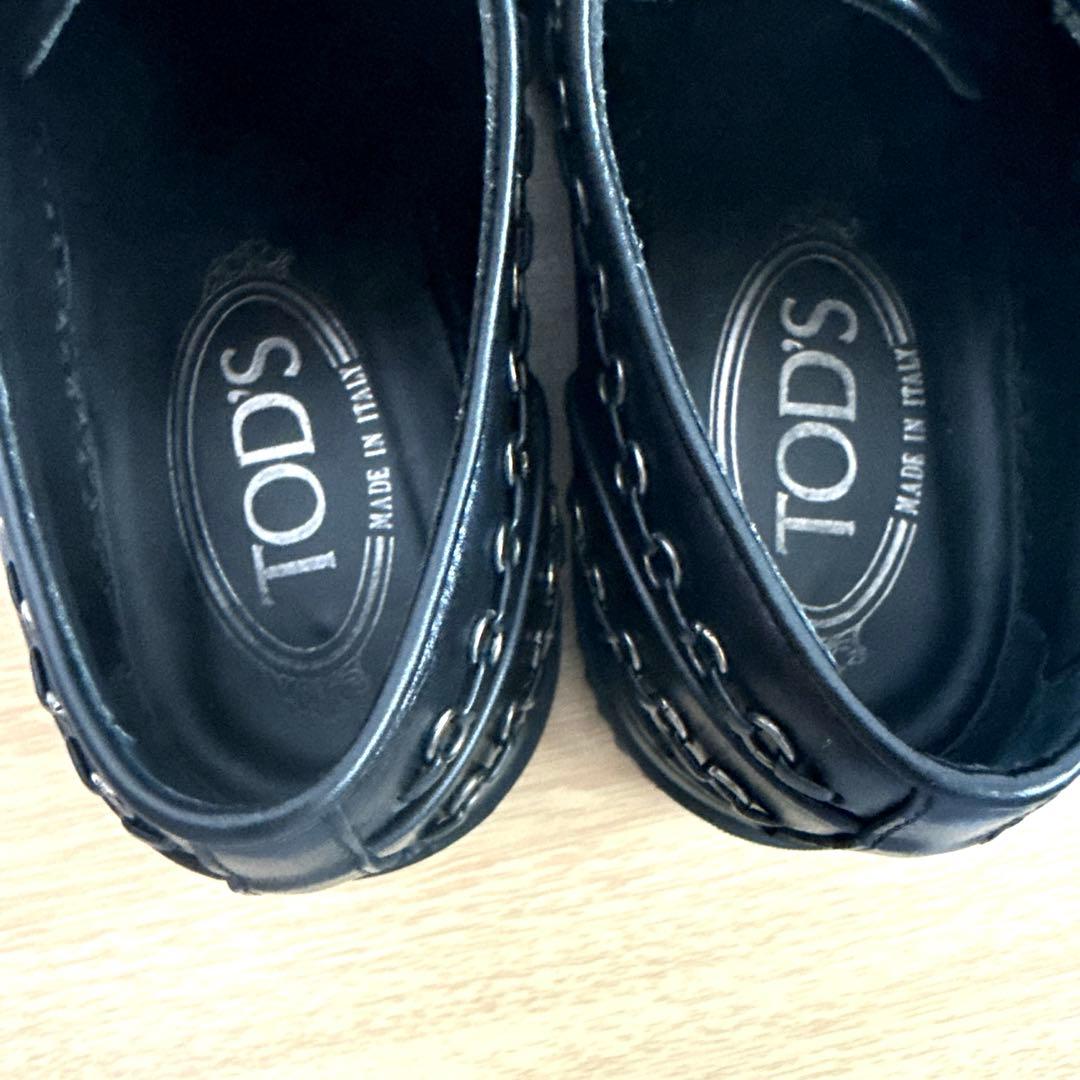 【美品】TOD'Sトッズ　レザーシューズ　ブラックチェーン装飾ローファー厚底