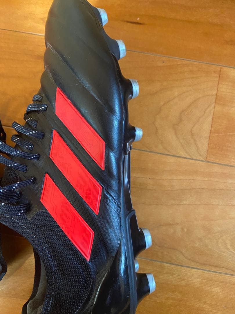 アディダス コパ 19.1-ジャパン HG/AG(ブラック×レッド)