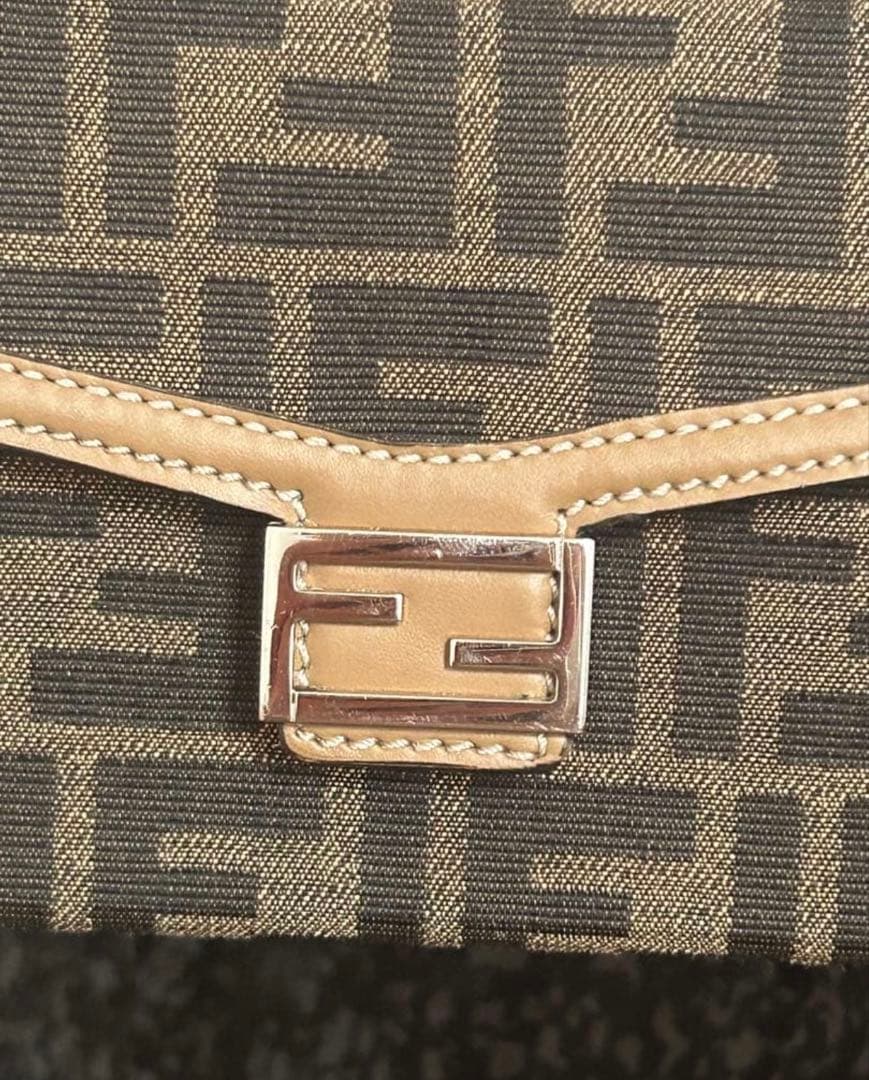 【極美品】Fendi ショルダーバッグ　ソフトトランク